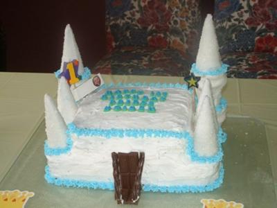baby shower castle cake photo