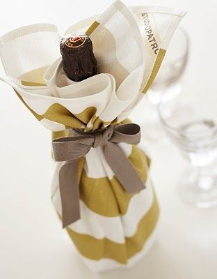 couples baby shower host gifts